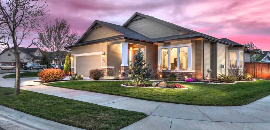 Villa 4445 Lamont St San Diego, CA 92109